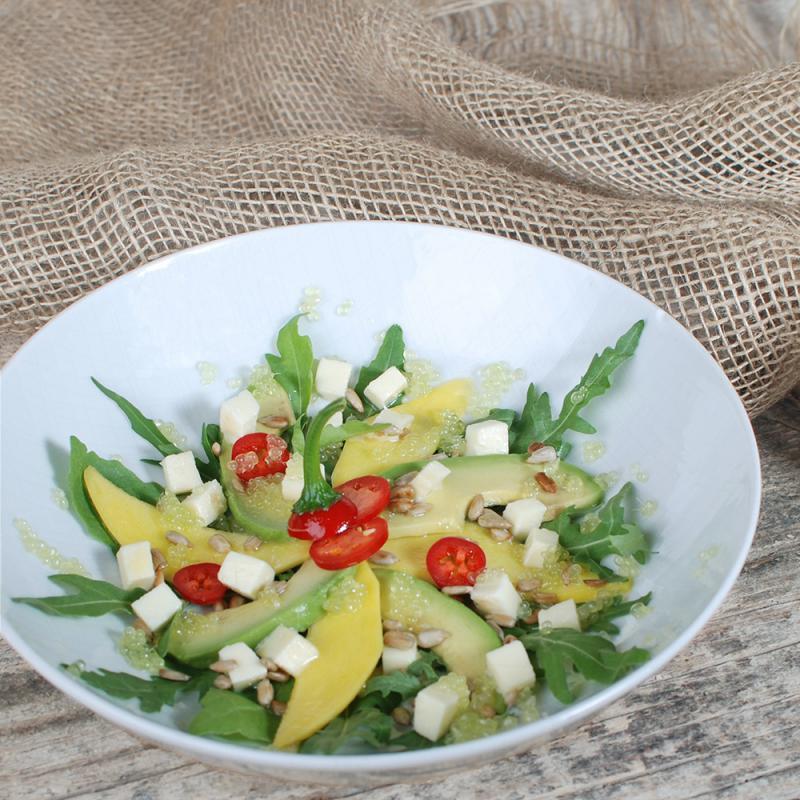 Fruchtiger Salat mit Kaviarlimette
