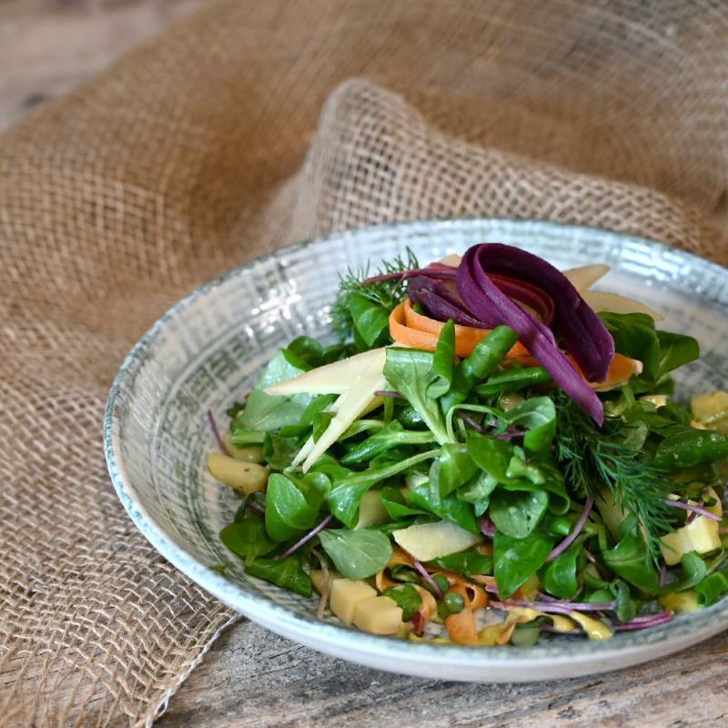 Birnen-Vogerlsalat mit Käse