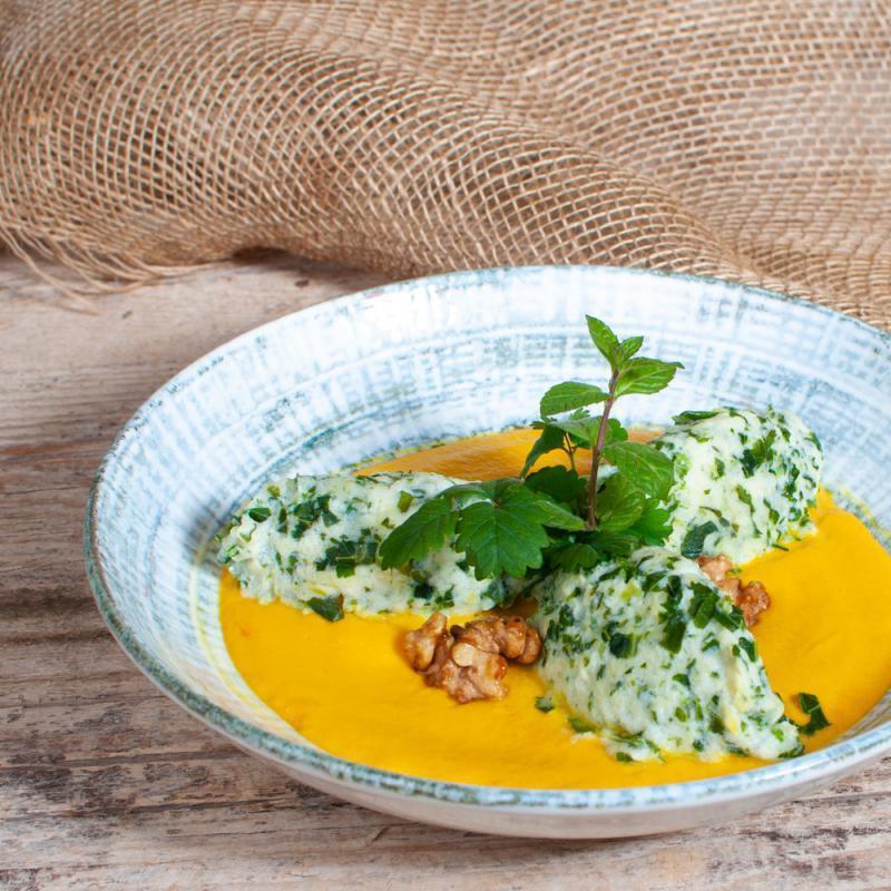 Grünkohlnockerl mit Karotten-Orangensauce
