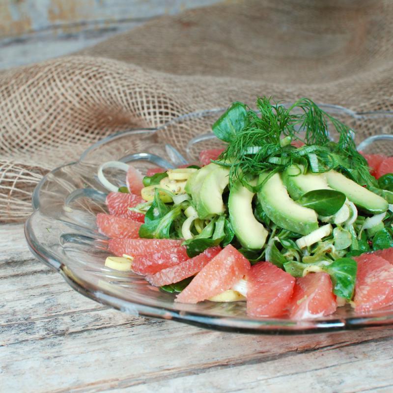 Würziger Avocado-Wintersalat mit Grapefruit