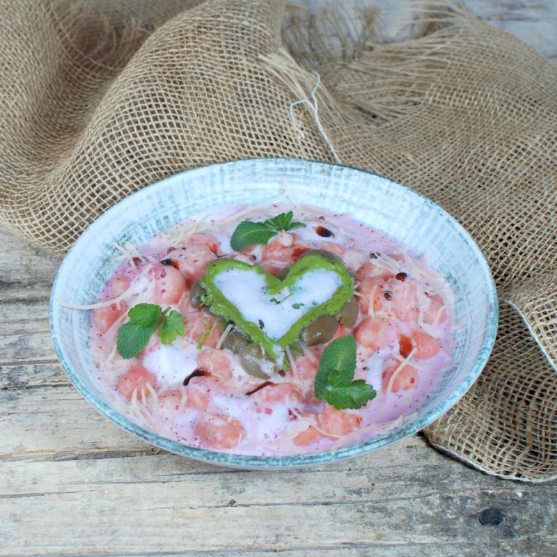 Rosa Gnocchi mit Pfeffersauce