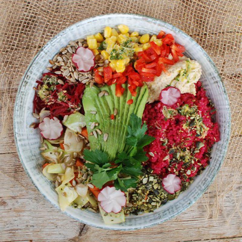 Pinke Couscous Bowl