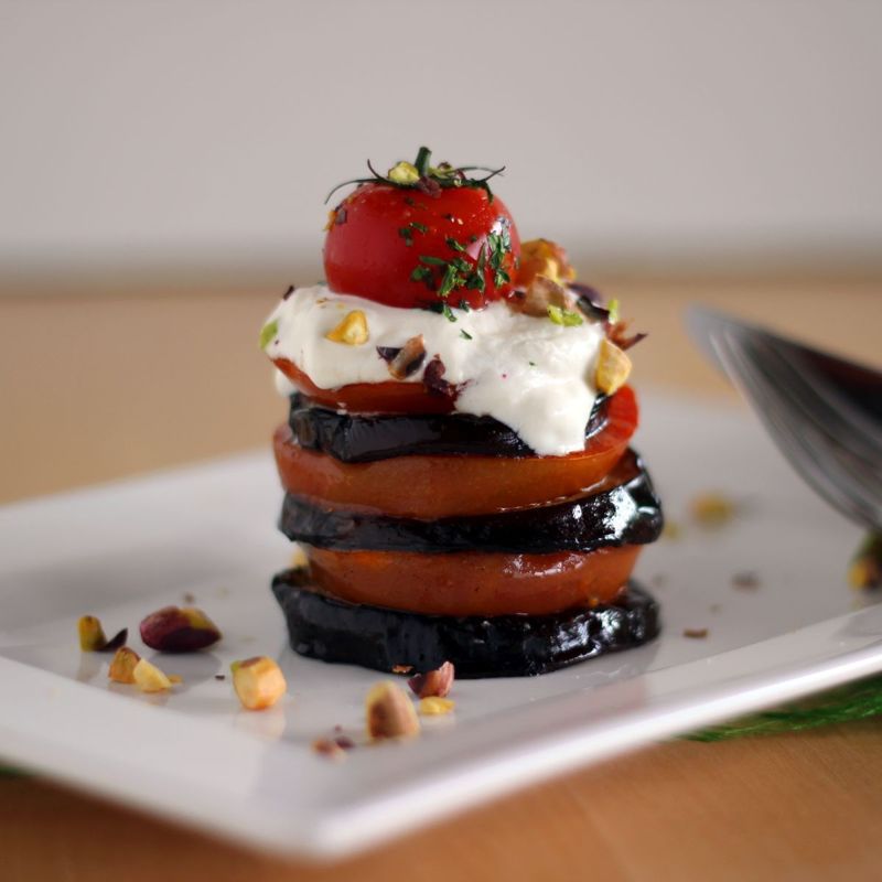 Melanzani-Tomaten-Türmchen